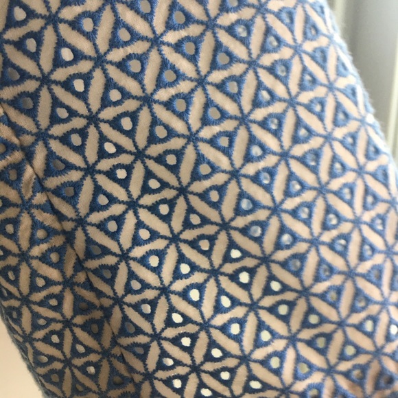 TALBOTS blue/white embroidery cut-out mini - Picture 4 of 6